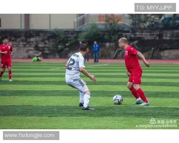 重庆足球明星光辉足迹探寻与回顾