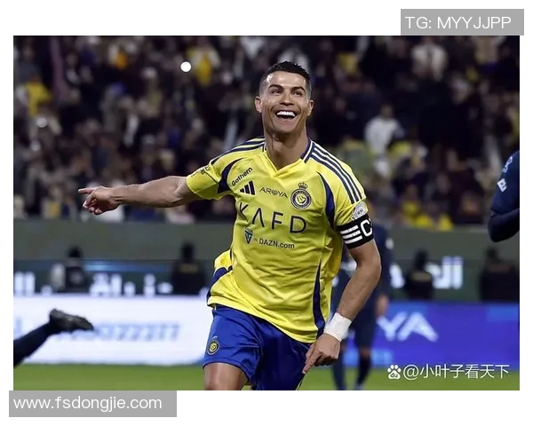 当足球明星与C罗同场竞技的精彩瞬间与背后故事探秘 当足球明星与C罗同场竞技的精彩瞬间与背后故事探秘