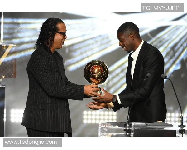 足球明星荣膺金球奖背后的故事与荣耀时刻揭秘