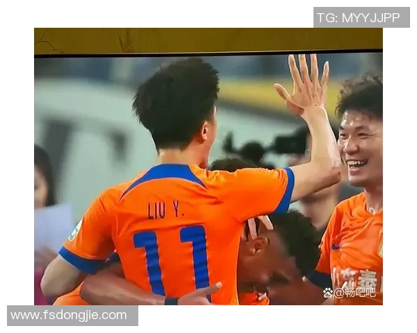 湖南卫视曾邀请的足球明星大盘点与精彩瞬间回顾 湖南卫视曾邀请的足球明星大盘点与精彩瞬间回顾